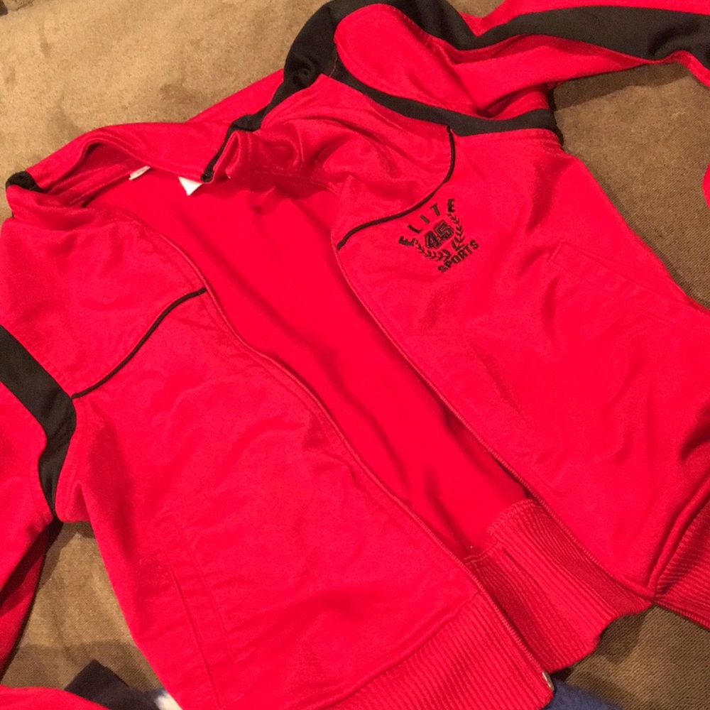 Lightly worn almost looks new but tag washed off